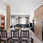 Ideal Villa *